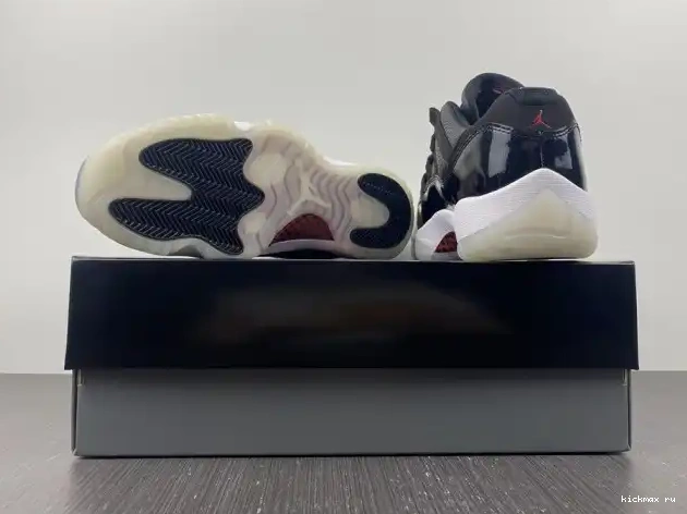 Cheap Kickmax Low 11 AV2187-001 Retro 72-10 Jordan Air 0608